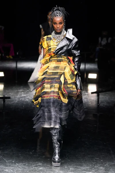 Look 26